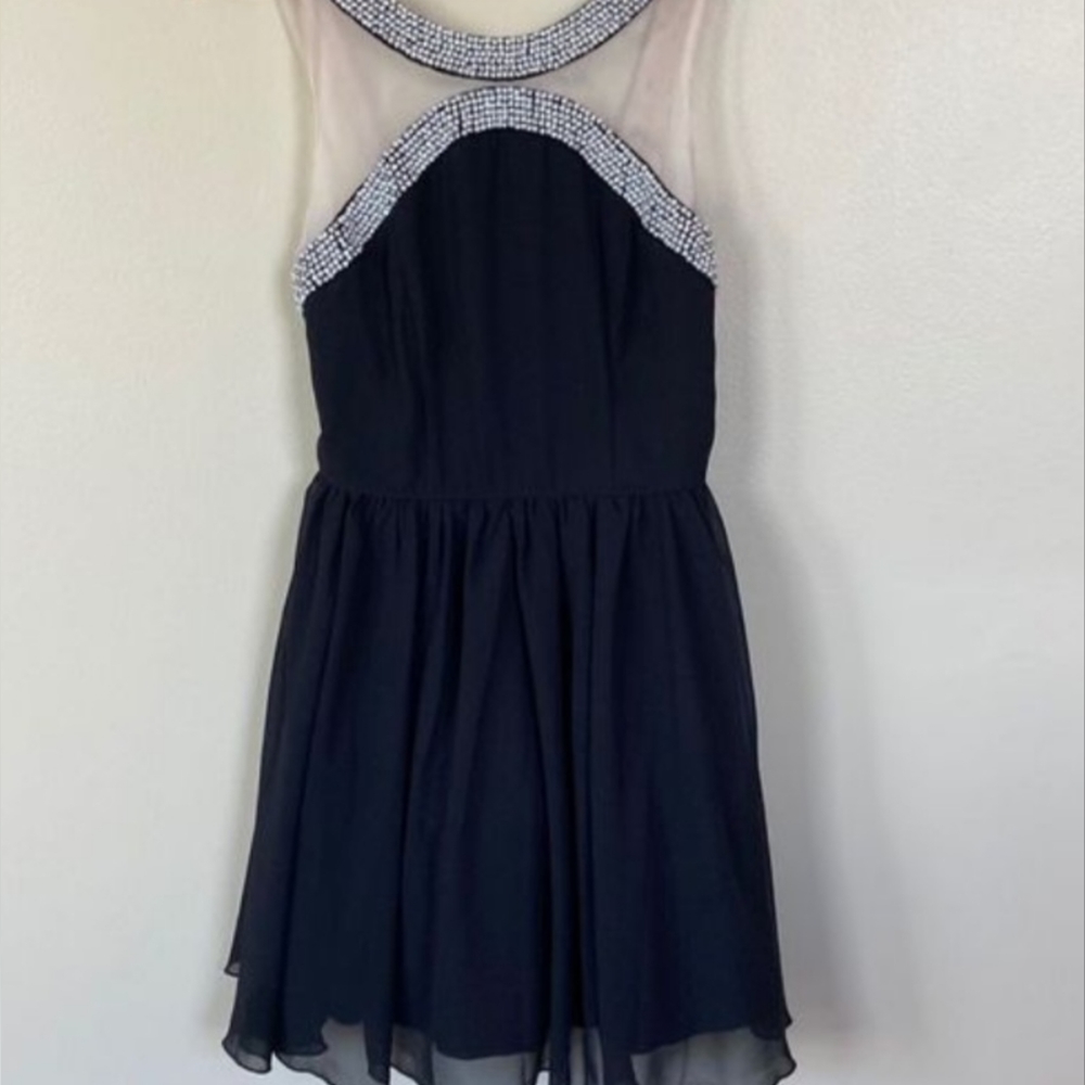 Way-In black party dress jewelry accents